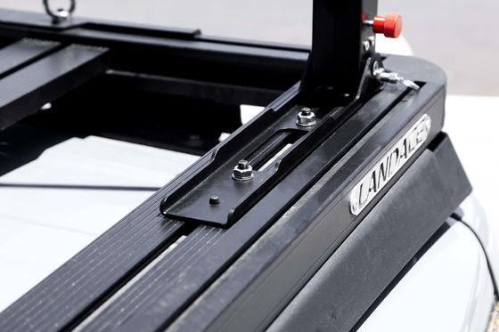 Evrensel 4x4 Off Road Aksesuarları Çatı Rack Mount Flagpole Bracket Mechanical Style