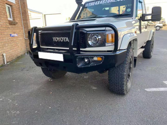 Toyota Land Cruiser LC79 Off Road 4x4 Aksesuarları için Tozla kaplanmış siyah araba tamponları
