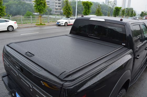 Nissan Navara NP300 Araç Modeli Çekici Tonneau Kapağı Offroad Pickup Truck Yatak