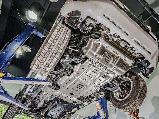 Koruma Fonksiyonu Motor Koruyucu Kaydırma Plağı Toyota Prado için kapak altındaki kaydırma plağı