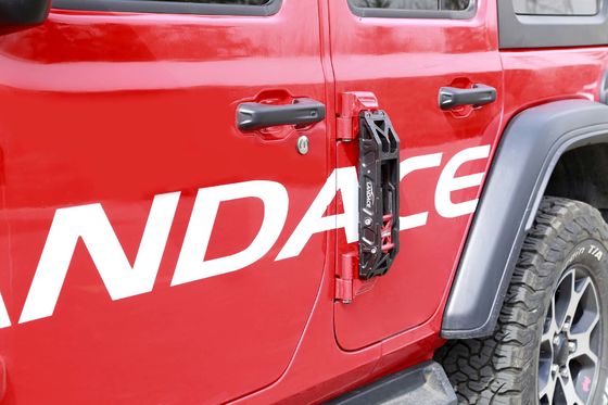 Uluslararası Alüminyum Alaşım Jeep Wrangler için Siyah Yan Kapı Merdiveni Yüksek Siyah