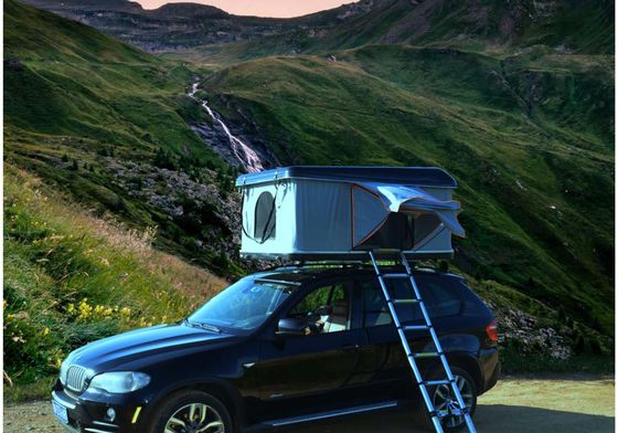 Su geçirmez polyester malzemesi ve düz braketli sert kabuklu çatı üst çadırı