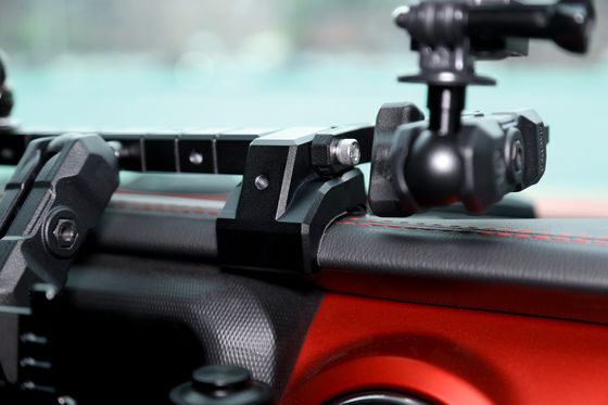 Jeep Wrangler JL Alüminyum Merkezi Konsol Takım Takım Tablosu Araç Telefon Saklayıcısı