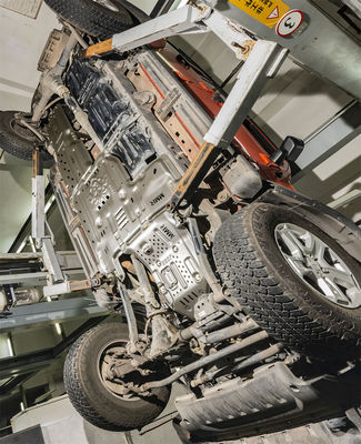 JEEP Wrangler kayma plağı Magnalium şasi koruması ile gövde alt bileşenlerini koruyun
