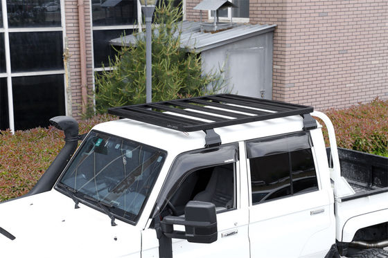 Güçlü TOYOTA LAND CRUISER LC79 Düz Çatı Taşları Platform Kabin Çatı Taşları Tozla kaplanmış