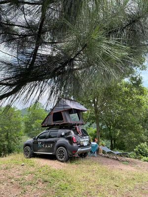 4x4 Offroad Araç Çatı Aksesuarları Clamshell Alüminyum Hard Shell Çatı Çadırı 4 kişi