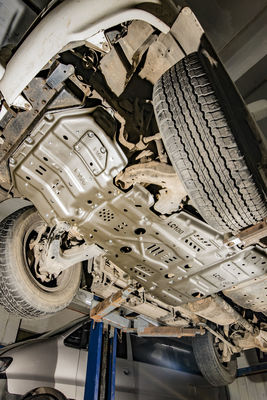 Araç Montajı Toyota Gri Alt Motor Kapakları Land Cruiser LC100 Alt Vücut Kalkanı için