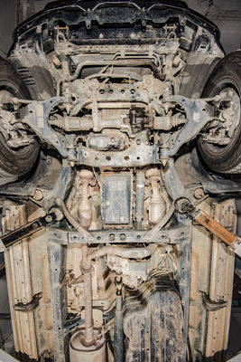 Toyota Prado120 motorunuzu kolay kurulumlu şasi koruyucu ve çamur koruyucu ile koruyun