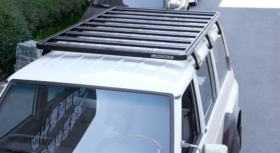 Siyah Akzo Nobel Tozla Kaplı Evrensel Çatı Taşıyıcısı Basket 4x4 Alüminyum Alaşım Çatı Taşıyıcısı