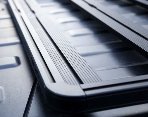 Kısa sert üstlü arabalar için evrensel düz çatı rafı 1500 * 1425 * 55mm Yol yolculuğu için mükemmel